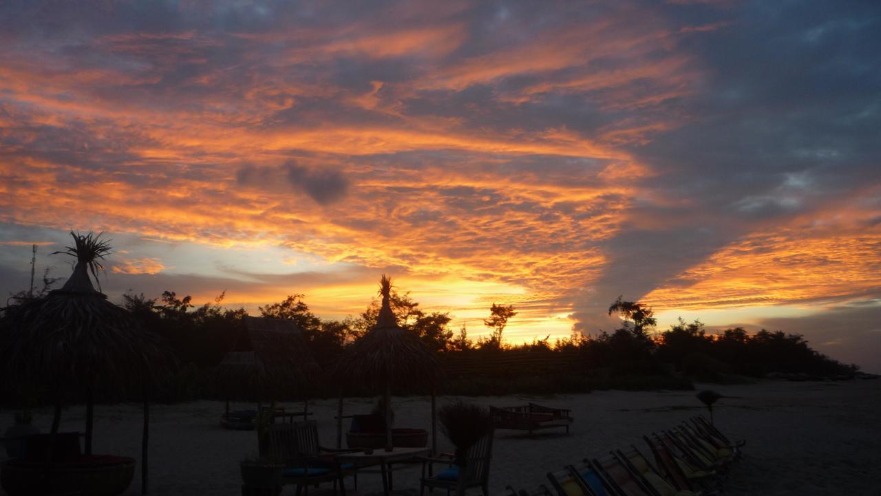 Beach Bar Hue Hostel Exterior photo